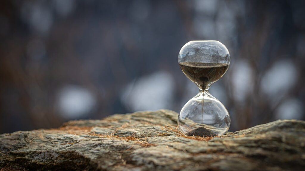 How Long Will It Take to Learn Affiliate Marketing - an Hour Sand Glass